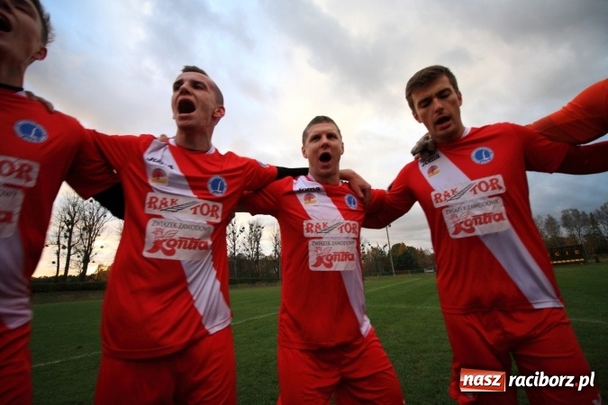 Zdjęcie w galerii na portalu naszraciborz.pl: Rudzki Buk uległ osłabionym Łabędom wiadomości z regionu