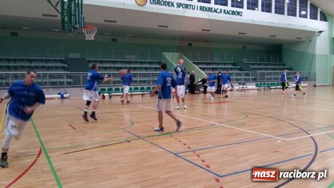 Zdjęcie w galerii na portalu naszraciborz.pl: Koszykówka. Trzecia wygrana Ofensywy  wiadomości z regionu