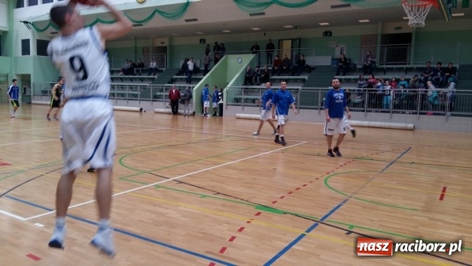 Zdjęcie w galerii na portalu naszraciborz.pl: Koszykówka. Trzecia wygrana Ofensywy  wiadomości z regionu