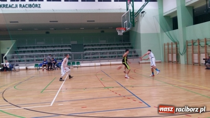 Zdjęcie w galerii na portalu naszraciborz.pl: Koszykówka. Trzecia wygrana Ofensywy  wiadomości z regionu