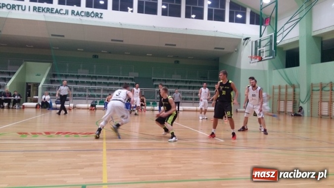 Zdjęcie w galerii na portalu naszraciborz.pl: Koszykówka. Trzecia wygrana Ofensywy  wiadomości z regionu