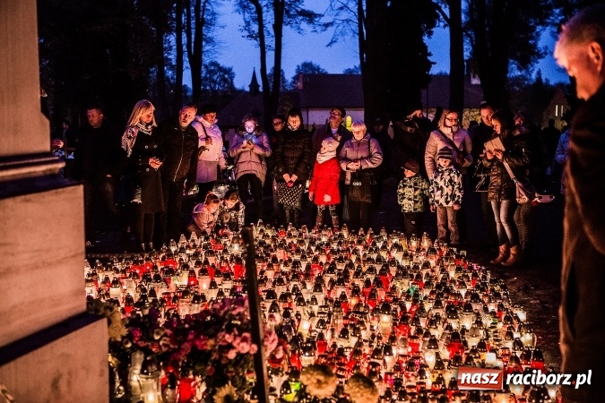 Zdjęcie w galerii na portalu naszraciborz.pl: Organizacja ruchu i komunikacja miejska we Wszystkich Świętych. Będzie dodatkowa bezpłatna linia autobusowa wiadomości z regionu
