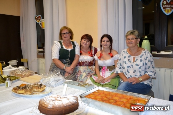 Zdjęcie w galerii na portalu naszraciborz.pl: Jubileuszowy Oktoberfest w Roszkowie wiadomości z regionu