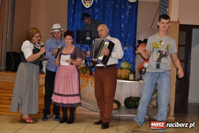 Zdjęcie w galerii na portalu naszraciborz.pl: Jubileuszowy Oktoberfest w Roszkowie wiadomości z regionu