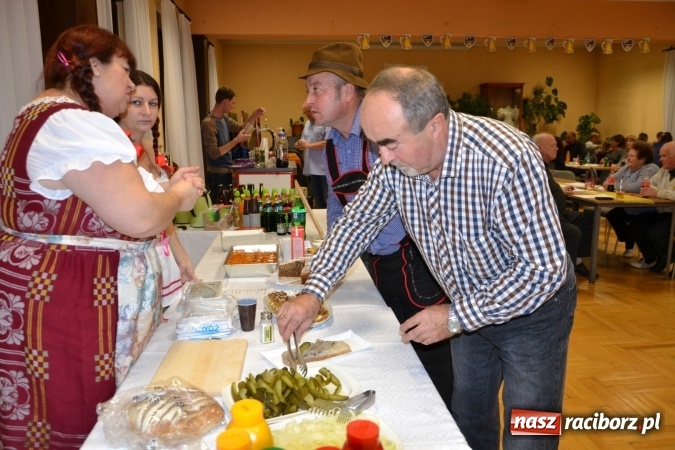Zdjęcie w galerii na portalu naszraciborz.pl: Jubileuszowy Oktoberfest w Roszkowie wiadomości z regionu