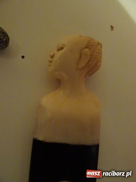 Zdjęcie w galerii na portalu naszraciborz.pl: Szczęśliwy przypadek, czyli nieznane pamiątki po dawnych właścicielach pałacu w Wojnowicach wiadomości z regionu