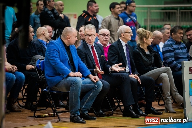 Zdjęcie w galerii na portalu naszraciborz.pl: Krajowa Liga Zapaśnicza: Inauguracyjne zwycięstwo MKZ Unia Racibórz wiadomości z regionu