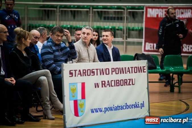 Zdjęcie w galerii na portalu naszraciborz.pl: Krajowa Liga Zapaśnicza: Inauguracyjne zwycięstwo MKZ Unia Racibórz wiadomości z regionu