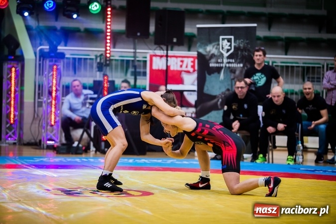 Zdjęcie w galerii na portalu naszraciborz.pl: Krajowa Liga Zapaśnicza: Inauguracyjne zwycięstwo MKZ Unia Racibórz wiadomości z regionu