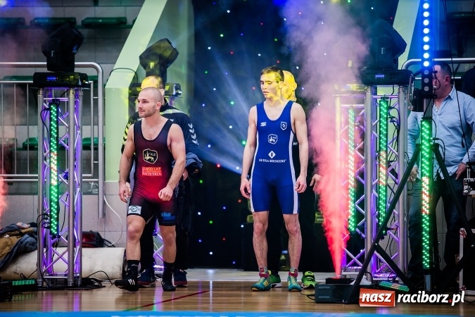 Zdjęcie w galerii na portalu naszraciborz.pl: Krajowa Liga Zapaśnicza: Inauguracyjne zwycięstwo MKZ Unia Racibórz wiadomości z regionu