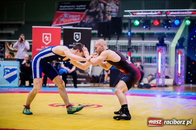 Zdjęcie w galerii na portalu naszraciborz.pl: Krajowa Liga Zapaśnicza: Inauguracyjne zwycięstwo MKZ Unia Racibórz wiadomości z regionu