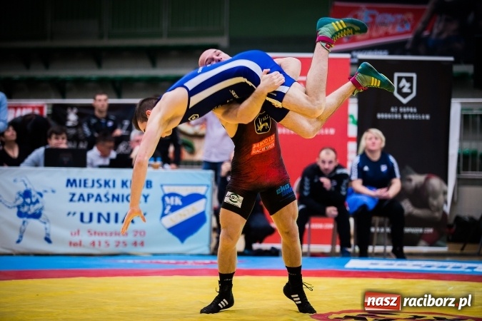 Zdjęcie w galerii na portalu naszraciborz.pl: Krajowa Liga Zapaśnicza: Inauguracyjne zwycięstwo MKZ Unia Racibórz wiadomości z regionu