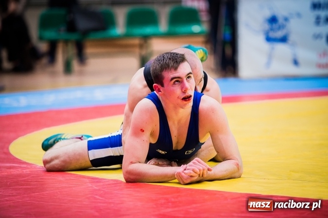 Zdjęcie w galerii na portalu naszraciborz.pl: Krajowa Liga Zapaśnicza: Inauguracyjne zwycięstwo MKZ Unia Racibórz wiadomości z regionu