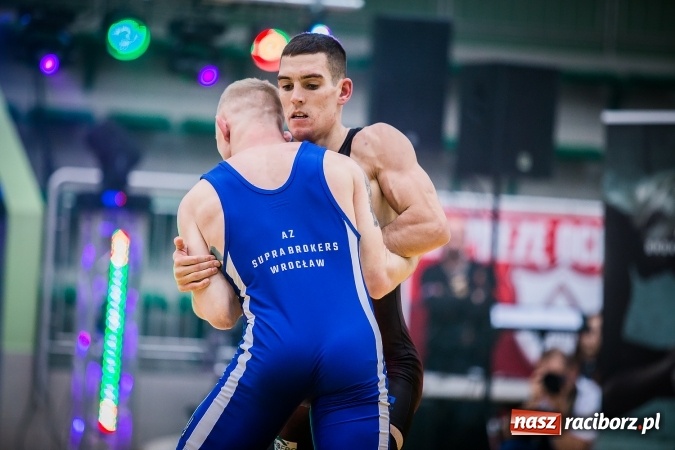 Zdjęcie w galerii na portalu naszraciborz.pl: Krajowa Liga Zapaśnicza: Inauguracyjne zwycięstwo MKZ Unia Racibórz wiadomości z regionu