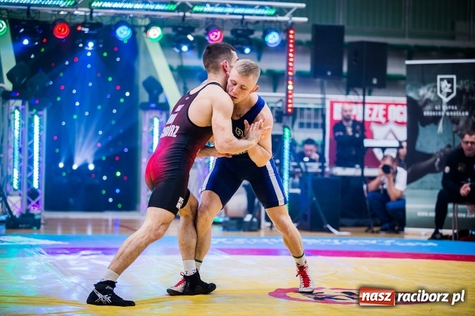 Zdjęcie w galerii na portalu naszraciborz.pl: Krajowa Liga Zapaśnicza: Inauguracyjne zwycięstwo MKZ Unia Racibórz wiadomości z regionu