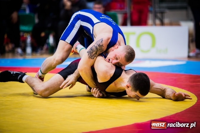 Zdjęcie w galerii na portalu naszraciborz.pl: Krajowa Liga Zapaśnicza: Inauguracyjne zwycięstwo MKZ Unia Racibórz wiadomości z regionu