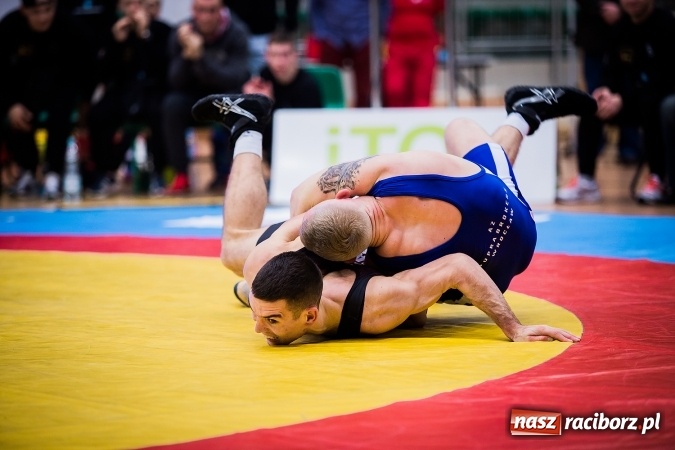 Zdjęcie w galerii na portalu naszraciborz.pl: Krajowa Liga Zapaśnicza: Inauguracyjne zwycięstwo MKZ Unia Racibórz wiadomości z regionu