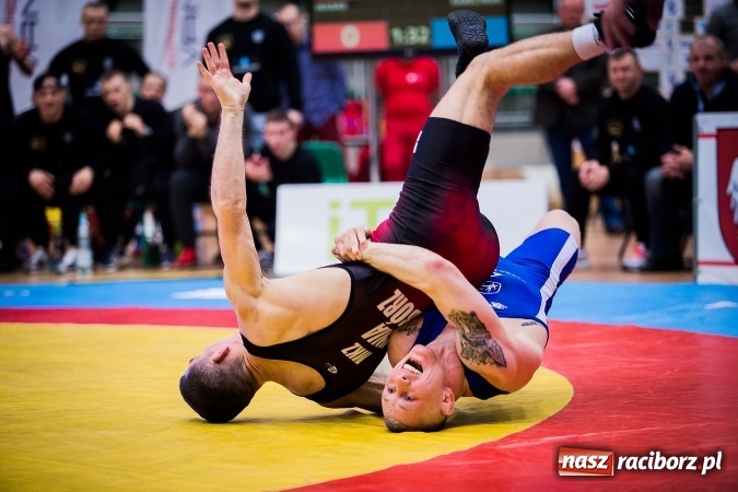 Zdjęcie w galerii na portalu naszraciborz.pl: Krajowa Liga Zapaśnicza: Inauguracyjne zwycięstwo MKZ Unia Racibórz wiadomości z regionu