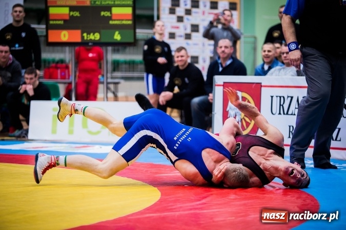 Zdjęcie w galerii na portalu naszraciborz.pl: Krajowa Liga Zapaśnicza: Inauguracyjne zwycięstwo MKZ Unia Racibórz wiadomości z regionu