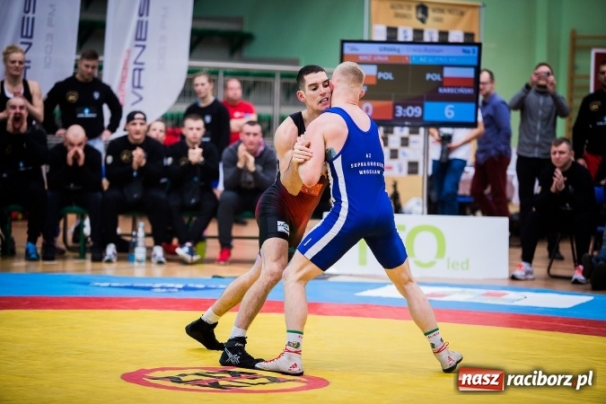 Zdjęcie w galerii na portalu naszraciborz.pl: Krajowa Liga Zapaśnicza: Inauguracyjne zwycięstwo MKZ Unia Racibórz wiadomości z regionu