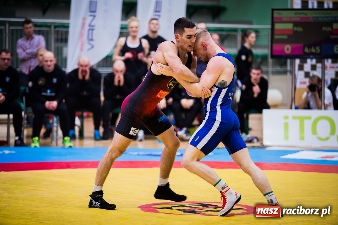 Zdjęcie w galerii na portalu naszraciborz.pl: Krajowa Liga Zapaśnicza: Inauguracyjne zwycięstwo MKZ Unia Racibórz wiadomości z regionu