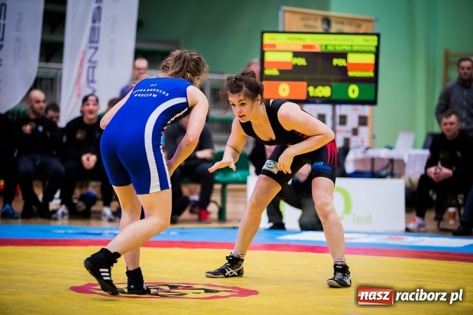 Zdjęcie w galerii na portalu naszraciborz.pl: Krajowa Liga Zapaśnicza: Inauguracyjne zwycięstwo MKZ Unia Racibórz wiadomości z regionu