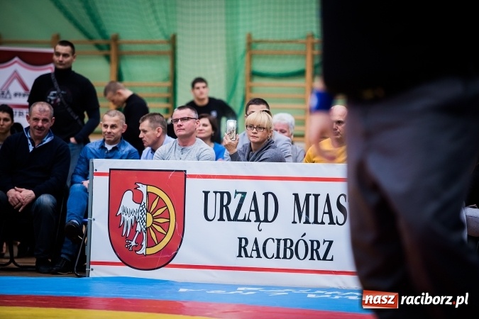 Zdjęcie w galerii na portalu naszraciborz.pl: Krajowa Liga Zapaśnicza: Inauguracyjne zwycięstwo MKZ Unia Racibórz wiadomości z regionu