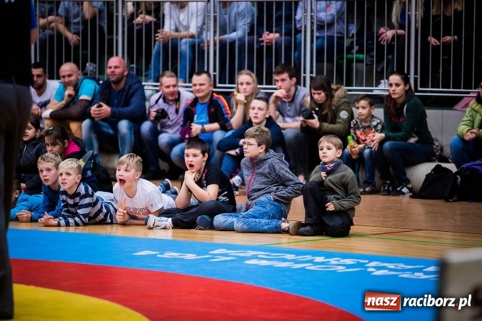 Zdjęcie w galerii na portalu naszraciborz.pl: Krajowa Liga Zapaśnicza: Inauguracyjne zwycięstwo MKZ Unia Racibórz wiadomości z regionu