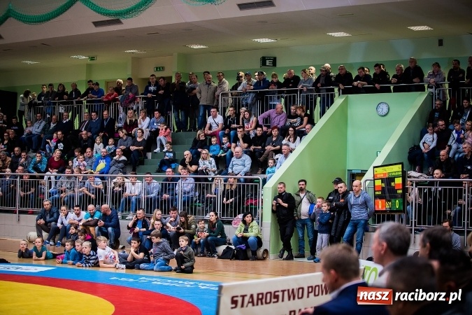 Zdjęcie w galerii na portalu naszraciborz.pl: Krajowa Liga Zapaśnicza: Inauguracyjne zwycięstwo MKZ Unia Racibórz wiadomości z regionu