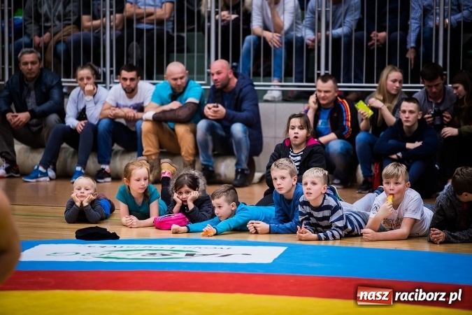 Zdjęcie w galerii na portalu naszraciborz.pl: Krajowa Liga Zapaśnicza: Inauguracyjne zwycięstwo MKZ Unia Racibórz wiadomości z regionu