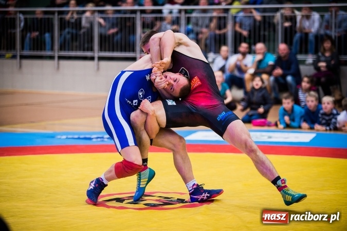 Zdjęcie w galerii na portalu naszraciborz.pl: Krajowa Liga Zapaśnicza: Inauguracyjne zwycięstwo MKZ Unia Racibórz wiadomości z regionu