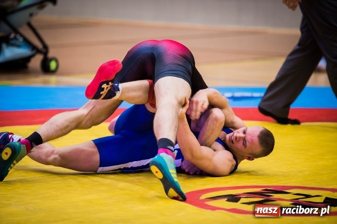 Zdjęcie w galerii na portalu naszraciborz.pl: Krajowa Liga Zapaśnicza: Inauguracyjne zwycięstwo MKZ Unia Racibórz wiadomości z regionu