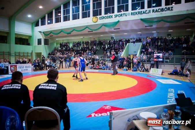 Zdjęcie w galerii na portalu naszraciborz.pl: Krajowa Liga Zapaśnicza: Inauguracyjne zwycięstwo MKZ Unia Racibórz wiadomości z regionu