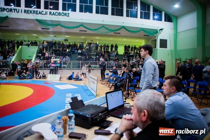 Zdjęcie w galerii na portalu naszraciborz.pl: Krajowa Liga Zapaśnicza: Inauguracyjne zwycięstwo MKZ Unia Racibórz wiadomości z regionu