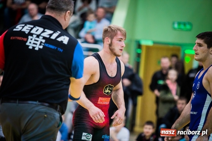 Zdjęcie w galerii na portalu naszraciborz.pl: Krajowa Liga Zapaśnicza: Inauguracyjne zwycięstwo MKZ Unia Racibórz wiadomości z regionu