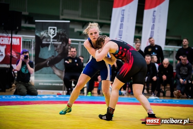 Zdjęcie w galerii na portalu naszraciborz.pl: Krajowa Liga Zapaśnicza: Inauguracyjne zwycięstwo MKZ Unia Racibórz wiadomości z regionu