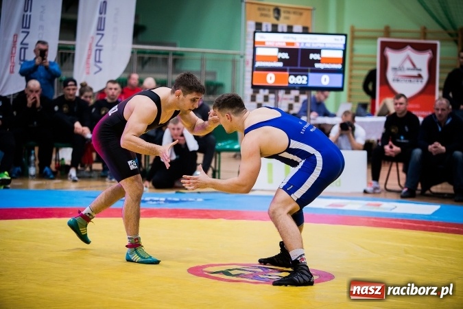 Zdjęcie w galerii na portalu naszraciborz.pl: Krajowa Liga Zapaśnicza: Inauguracyjne zwycięstwo MKZ Unia Racibórz wiadomości z regionu