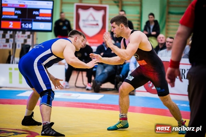 Zdjęcie w galerii na portalu naszraciborz.pl: Krajowa Liga Zapaśnicza: Inauguracyjne zwycięstwo MKZ Unia Racibórz wiadomości z regionu