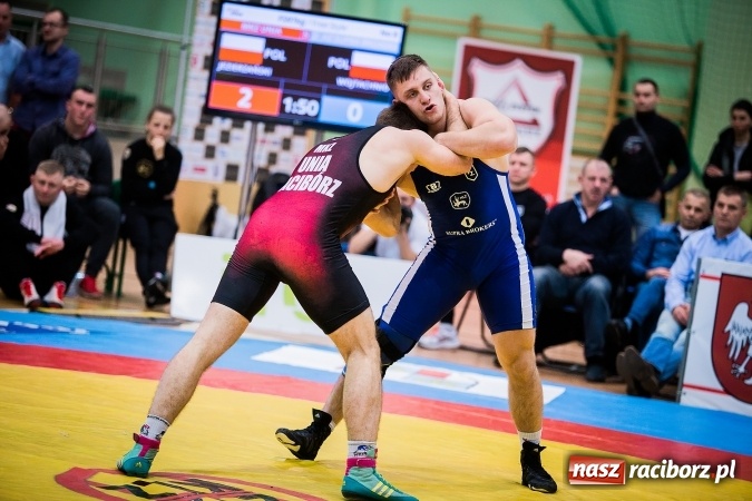Zdjęcie w galerii na portalu naszraciborz.pl: Krajowa Liga Zapaśnicza: Inauguracyjne zwycięstwo MKZ Unia Racibórz wiadomości z regionu
