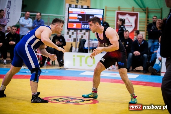 Zdjęcie w galerii na portalu naszraciborz.pl: Krajowa Liga Zapaśnicza: Inauguracyjne zwycięstwo MKZ Unia Racibórz wiadomości z regionu