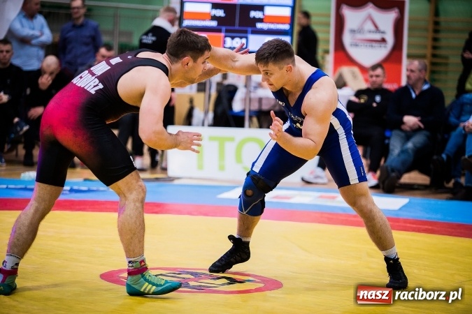 Zdjęcie w galerii na portalu naszraciborz.pl: Krajowa Liga Zapaśnicza: Inauguracyjne zwycięstwo MKZ Unia Racibórz wiadomości z regionu