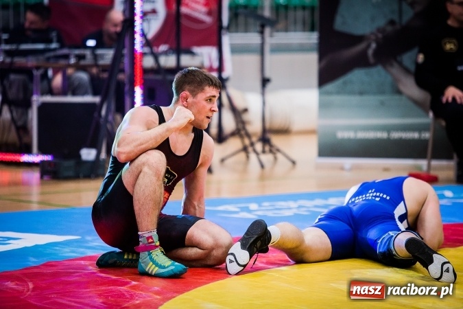 Zdjęcie w galerii na portalu naszraciborz.pl: Krajowa Liga Zapaśnicza: Inauguracyjne zwycięstwo MKZ Unia Racibórz wiadomości z regionu