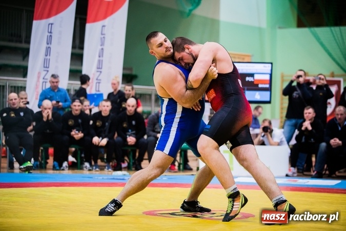 Zdjęcie w galerii na portalu naszraciborz.pl: Krajowa Liga Zapaśnicza: Inauguracyjne zwycięstwo MKZ Unia Racibórz wiadomości z regionu