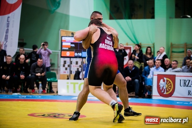 Zdjęcie w galerii na portalu naszraciborz.pl: Krajowa Liga Zapaśnicza: Inauguracyjne zwycięstwo MKZ Unia Racibórz wiadomości z regionu