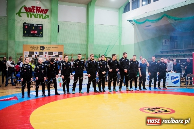 Zdjęcie w galerii na portalu naszraciborz.pl: Krajowa Liga Zapaśnicza: Inauguracyjne zwycięstwo MKZ Unia Racibórz wiadomości z regionu