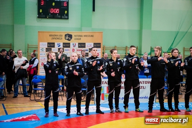 Zdjęcie w galerii na portalu naszraciborz.pl: Krajowa Liga Zapaśnicza: Inauguracyjne zwycięstwo MKZ Unia Racibórz wiadomości z regionu