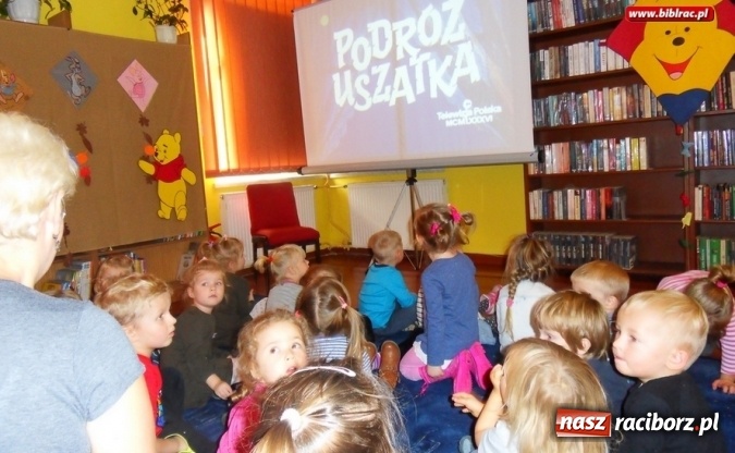 Zdjęcie w galerii na portalu naszraciborz.pl: Październik pod znakiem misia w bibliotece w Markowicach wiadomości z regionu