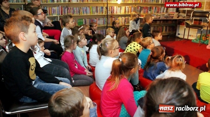 Zdjęcie w galerii na portalu naszraciborz.pl: W raciborskiej bibliotece rozstrzygnięto og&oacute;lnopolski konkurs plastyczny wiadomości z regionu