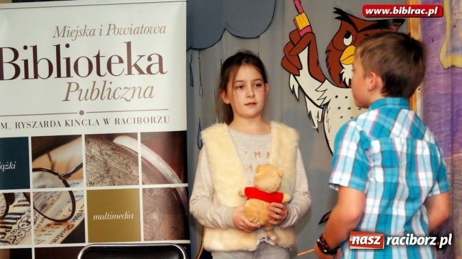 Zdjęcie w galerii na portalu naszraciborz.pl: W raciborskiej bibliotece rozstrzygnięto og&oacute;lnopolski konkurs plastyczny wiadomości z regionu
