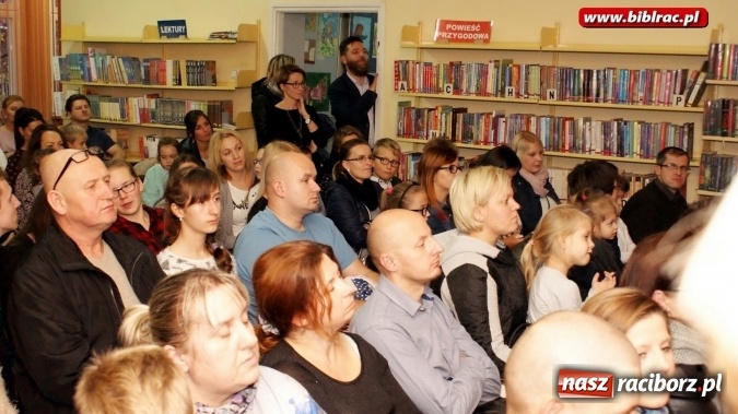 Zdjęcie w galerii na portalu naszraciborz.pl: W raciborskiej bibliotece rozstrzygnięto og&oacute;lnopolski konkurs plastyczny wiadomości z regionu